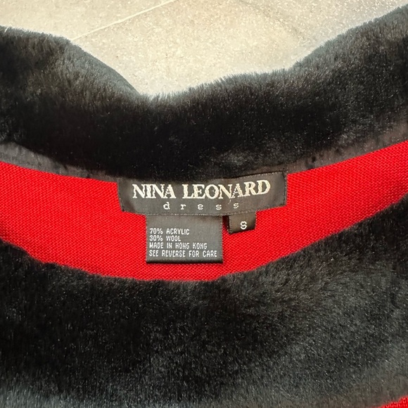 💕Nina Leonard Women’s Red Sweater with Black Fuzzy Trim Valentine Size Small - Picture 3 of 6